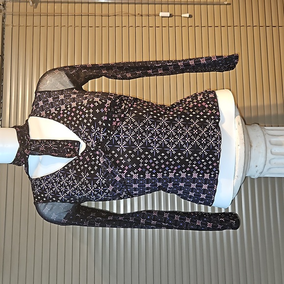 UK Size 6-8 cross wrap top, accentuates bust, transparent sleeves, pussybow tie - Picture 8 of 15